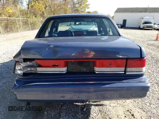 1994 Plymouth Acclaim z VIN 3P3AA46K8RT200674, wystawiony jako Copart lot #76425504 z przebiegiem 105 874 mil mil oraz Szkody całkowita. Historia ofert i sprzedaży dostępna na DreamBid. Obrazek 6.