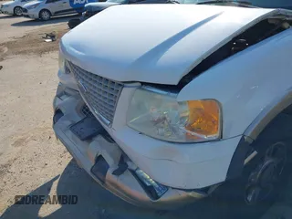 2006 Ford Expedition Eddie Bauer with VIN 1FMFU17596LA38688, listed as a IAAI auction lot 41860672 with 232,689 mi miles. Bid and sale history available at carsss.com. Image 15.