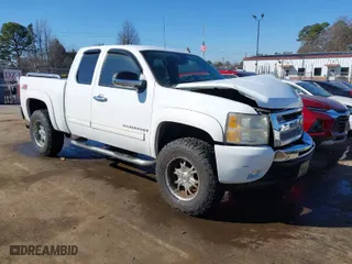 2009 Chevrolet Silverado 1500 LT with VIN 1GCEK29029Z130899, listed as a IAAI auction lot 41497426 with 161,609 mi miles. Bid and sale history available at carsss.com. Image 1.