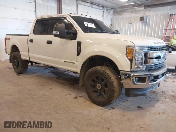 2017 Ford F-250 Lariat z VIN 1FT7W2BTXHEC81609, wystawiony jako IAAI lot #41497213 z przebiegiem 176 644 mil mil oraz . Historia ofert i sprzedaży dostępna na DreamBid. Obrazek 1.