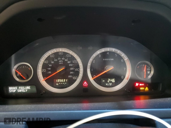 2014 Volvo XC90 with VIN YV4952CY5E1689232, listed as a Copart auction lot 42599315 with 135,631 mi miles and Salvage Title. Bid and sale history available at carsss.com. Image 9.