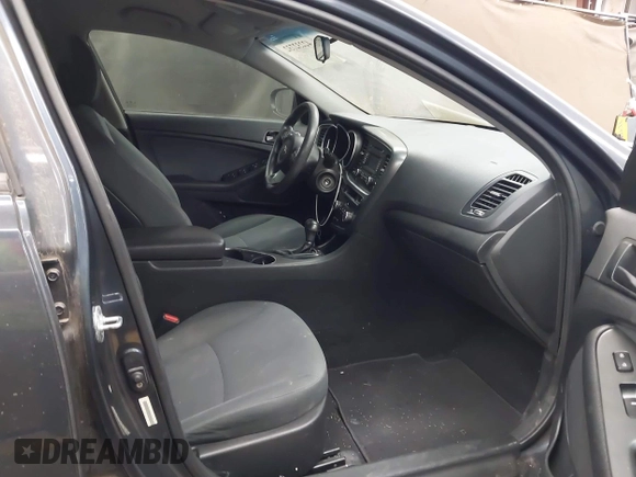 2015 Kia Optima LX z VIN KNAGM4A78F5594402, wystawiony jako IAAI lot #42232732 z przebiegiem 83 363 mil mil oraz . Historia ofert i sprzedaży dostępna na DreamBid. Obrazek 5.