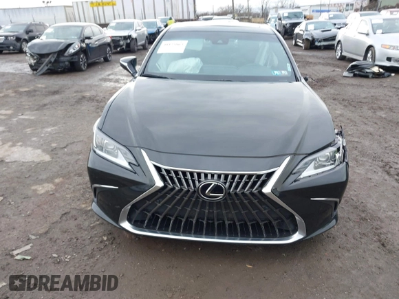 2022 Lexus ES 350 z VIN 58ADZ1B13NU122178, wystawiony jako IAAI lot #41125865 z przebiegiem 35 903 mil mil oraz . Historia ofert i sprzedaży dostępna na DreamBid. Obrazek 12.