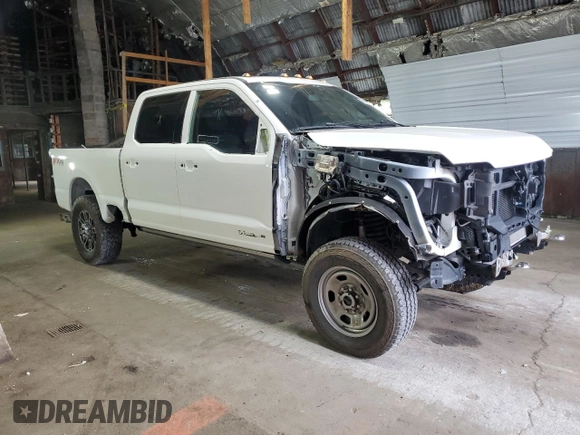 2024 Ford F-350 XL with VIN 1FT8W3BM0REC88847, listed as a Copart auction lot 59127545 with 22,115 mi miles and Salvage title. Bid and sale history available at DreamBid. Image 4.