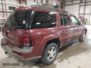 2005 Chevrolet TrailBlazer LS with VIN 1GNET16SX56147062, listed as a IAAI auction lot 41872738 with 206,064 mi miles. Bid and sale history available at carsss.com. Image 4.
