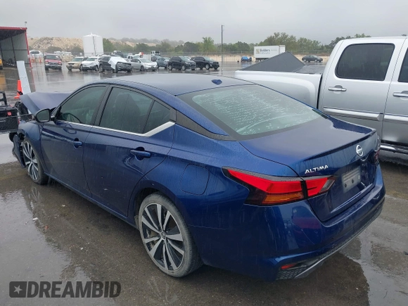 2019 Nissan Altima SR with VIN 1N4BL4CV8KC133935, listed as a IAAI auction lot 41903915 with 97,787 mi miles and . Bid and sale history available at DreamBid. Image 3.