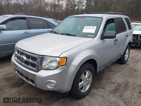 2011 Ford Escape XLT z VIN 1FMCU9DG1BKB17330, wystawiony jako IAAI lot #41822516 z przebiegiem 154 243 mil mil oraz . Historia ofert i sprzedaży dostępna na DreamBid. Obrazek 2.