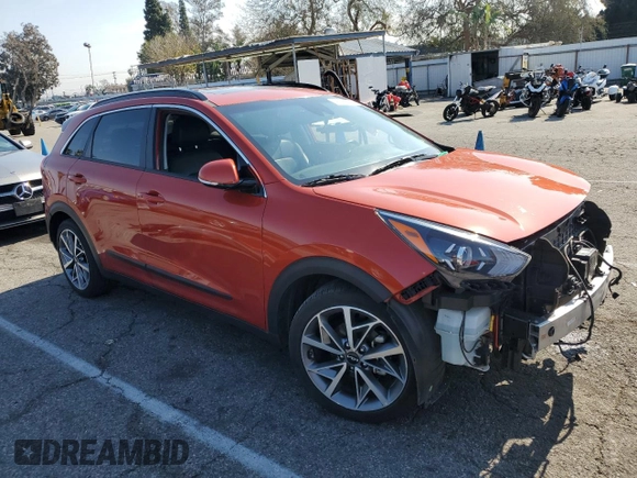 2022 Kia Niro Touring SE with VIN KNDCC3LC9N5545815, listed as a Copart auction lot 42260825 with 50,617 mi miles and Salvage Title. Bid and sale history available at carsss.com. Image 4.