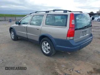 2001 Volvo V70 with VIN YV1SZ58D611007219, listed as a IAAI auction lot 41878031 with 178,980 mi miles. Bid and sale history available at carsss.com. Image 3.
