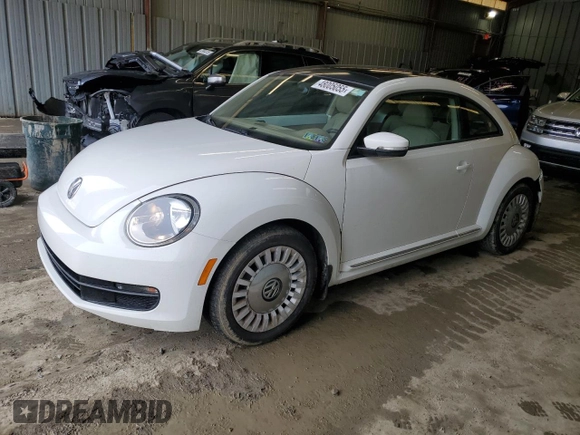2014 Volkswagen Beetle 2.5L w/Sun with VIN 3VWJP7AT1EM612064, listed as a Copart auction lot 48005055 with 62,290 mi miles and Salvage Title. Bid and sale history available at DreamBid. Image 1.