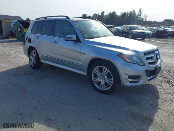 2014 Mercedes-Benz GLK-Class GLK 350 with VIN WDCGG8JB8EG175260, listed as a IAAI auction lot 41957511 with 106,427 mi miles. Bid and sale history available at carsss.com. Image 1.
