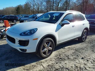2016 Porsche Cayenne z VIN WP1AA2A2XGKA09945, wystawiony jako IAAI lot #41645654 z przebiegiem 79 327 mil mil oraz . Historia ofert i sprzedaży dostępna na DreamBid. Obrazek 17.