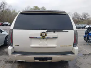 2012 Cadillac Escalade Premium z VIN 1GYS4CEF7CR283261, wystawiony jako IAAI lot #41902992 z przebiegiem 211 232 mil mil oraz . Historia ofert i sprzedaży dostępna na DreamBid. Obrazek 17.