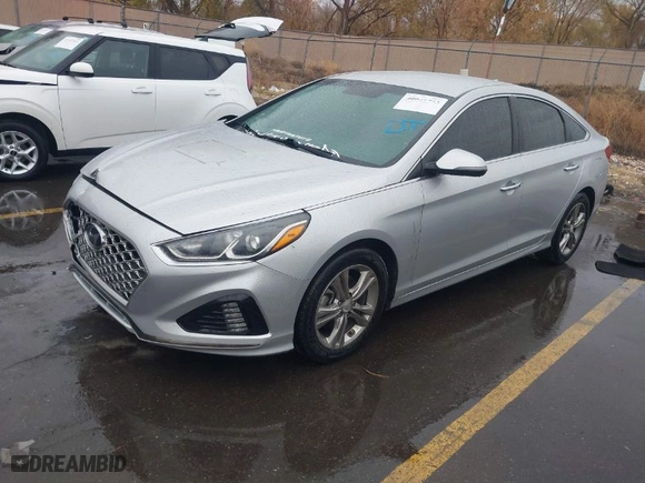 2019 Hyundai Sonata Sport with VIN 5NPE34AFXKH770235, listed as a IAAI auction lot 40941753 with 111,169 mi miles. Bid and sale history available at carsss.com. Image 2.