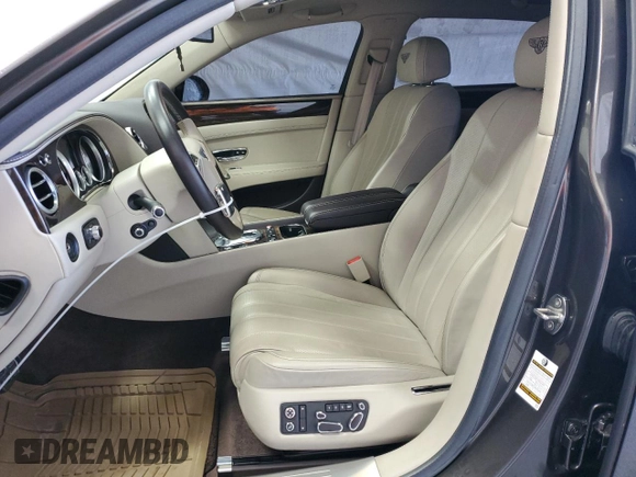 2014 Bentley Flying Spur z VIN SCBEC9ZA9EC092313, wystawiony jako Copart lot #47265115 z przebiegiem 25 479 mil mil oraz Tytuł czysty. Historia ofert i sprzedaży dostępna na DreamBid. Obrazek 7.