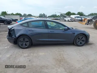 2023 Tesla Model 3 z VIN 5YJ3E1EA6PF435672, wystawiony jako IAAI lot #42375203 z przebiegiem 30 688 mil mil oraz . Historia ofert i sprzedaży dostępna na DreamBid. Obrazek 14.