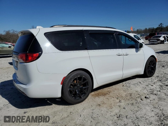 2018 Chrysler Pacifica Touring L Plus with VIN 2C4RC1EG3JR168247, listed as a Copart auction lot 49660405 with 262,393 mi miles and Salvage title. Bid and sale history available at DreamBid. Image 3.