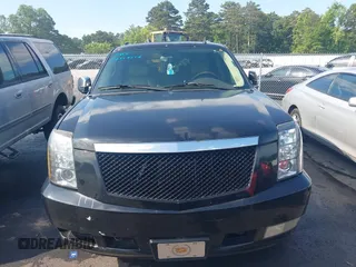 2009 Cadillac Escalade ESV z VIN 1GYFK26279R270175, wystawiony jako IAAI lot #42349456 z przebiegiem 189 172 mil mil oraz . Historia ofert i sprzedaży dostępna na DreamBid. Obrazek 12.