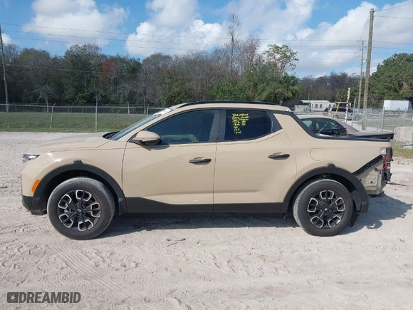 2024 Hyundai Santa Cruz SEL with VIN 5NTJC4DE0RH107074, listed as a IAAI auction lot 41546728 with NaN miles. Bid and sale history available at carsss.com. Image 15.