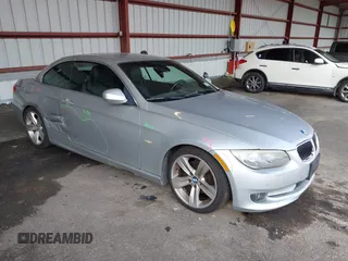 2011 BMW 3 Series 328i z VIN WBADW7C55BE543119, wystawiony jako IAAI lot #42465825 z przebiegiem 78 327 mil mil oraz . Historia ofert i sprzedaży dostępna na DreamBid. Obrazek 1.