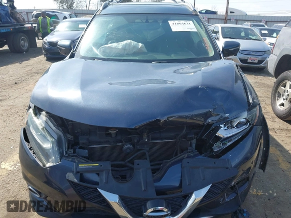 2015 Nissan Rogue SV with VIN 5N1AT2MV2FC795908, listed as a IAAI auction lot 41804631 with 136,453 mi miles. Bid and sale history available at carsss.com. Image 12.