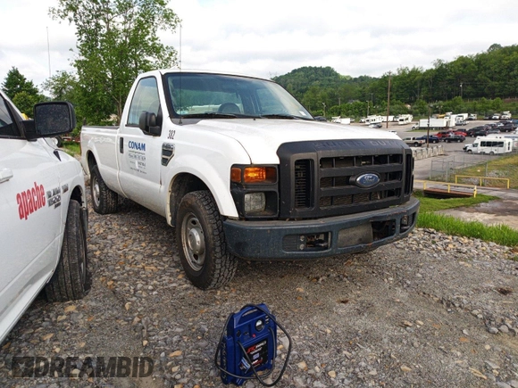 2008 Ford F-250 XL z VIN 1FTNF20508EB07382, wystawiony jako IAAI lot #42521031 z przebiegiem 123 755 mil mil oraz . Historia ofert i sprzedaży dostępna na DreamBid. Obrazek 22.