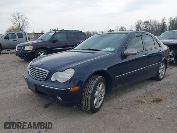 2004 Mercedes-Benz C 240 z VIN WDBRF81J84F457572, wystawiony jako IAAI lot #42126183 z przebiegiem 221 755 mil mil oraz . Historia ofert i sprzedaży dostępna na DreamBid. Obrazek 2.