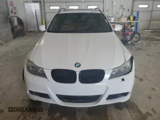 2011 BMW 3 Series 328i xDrive with VIN WBAUU3C52BA542628, listed as a Copart auction lot 71337384 with Not Provided miles and Salvage Title. Bid and sale history available at DreamBid. Image 4.