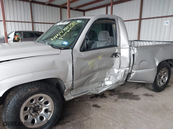 2006 Chevrolet Silverado 1500 Work Truck with VIN 3GCEC14X56G197455, listed as a IAAI auction lot 41444876 with 127,792 mi miles. Bid and sale history available at carsss.com. Image 6.