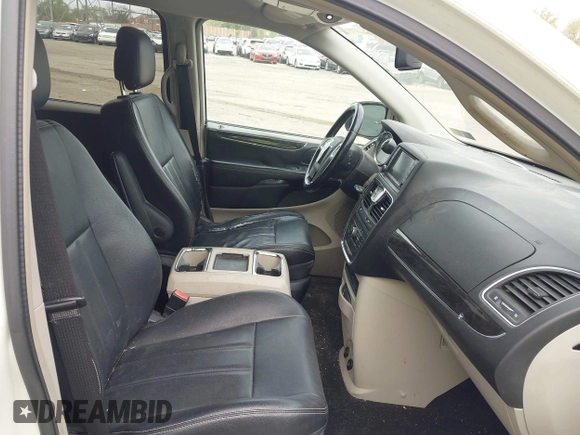 2013 Chrysler Town & Country Touring with VIN 2C4RC1BG2DR632444, listed as a IAAI auction lot 41989048 with 99,668 mi miles. Bid and sale history available at carsss.com. Image 5.