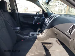 2012 GMC Acadia SL z VIN 1GKKRNED3CJ354704, wystawiony jako IAAI lot #40573753 z przebiegiem 204 635 mil mil oraz . Historia ofert i sprzedaży dostępna na DreamBid. Obrazek 5.