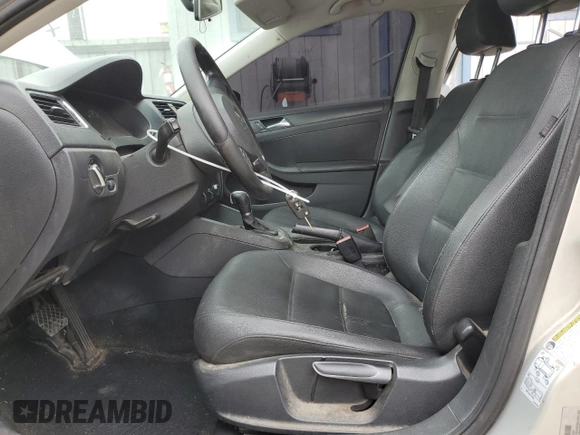 2011 Volkswagen Jetta SE with VIN 3VWDZ7AJXBM379724, listed as a Copart auction lot 62309775 with 138,164 mi miles and Clean title. Bid and sale history available at DreamBid. Image 7.