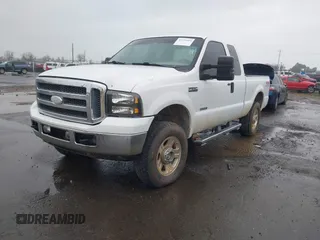 2007 Ford F-250 XL z VIN 1FTSX21P17EA71376, wystawiony jako IAAI lot #41729993 z przebiegiem 262 396 mil mil oraz . Historia ofert i sprzedaży dostępna na DreamBid. Obrazek 2.
