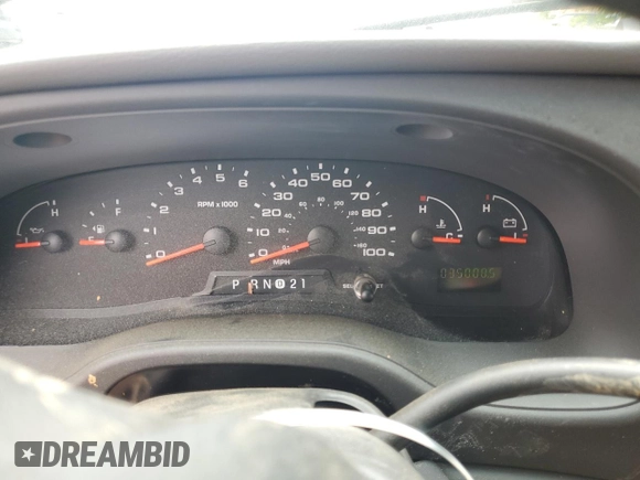 2008 Ford Econoline Passenger XL with VIN 1FBSS31L18DA39220, listed as a Copart auction lot 45862245 with 35,008 mi miles and Salvage title. Bid and sale history available at DreamBid. Image 9.