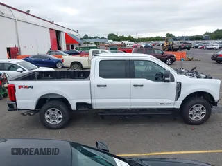 2025 Ford F-250 XL z VIN 1FT7W2BT1SED32938, wystawiony jako IAAI lot #42831510 z przebiegiem 7 496 mil mil oraz . Historia ofert i sprzedaży dostępna na DreamBid. Obrazek 14.