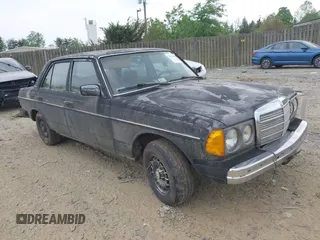 1985 Mercedes-Benz 300 with VIN WDBAB33CXFA262258, listed as a IAAI auction lot 42134635 with 169,197 mi miles and . Bid and sale history available at DreamBid. Image 1.