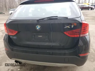 2014 BMW X1 xDrive28i with VIN WBAVL1C56EVY18897, listed as a Copart auction lot 47268615 with 270,512 mi miles and Clean Title. Bid and sale history available at carsss.com. Image 6.