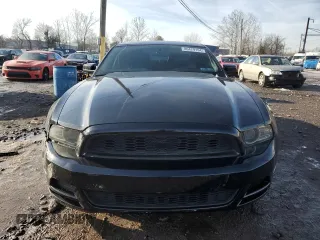 2014 Ford Mustang V6 with VIN 1ZVBP8AMXE5202517, listed as a Copart auction lot 86429194 with 174,731 mi miles and Clean title. Bid and sale history available at DreamBid. Image 5.