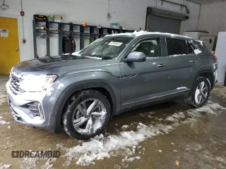 2024 Volkswagen Atlas SEL R-Line with VIN 1V2AE2CA7RC256992, listed as a Copart auction lot 42484445 with 9,673 mi miles and Salvage title. Bid and sale history available at DreamBid. Image 1.