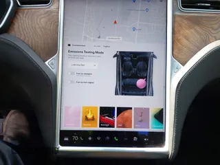 2017 Tesla Model S 100D with VIN 5YJSA1E27HF202563, listed as a IAAI auction lot 42460702 with 71,715 mi miles and . Bid and sale history available at DreamBid. Image 18.