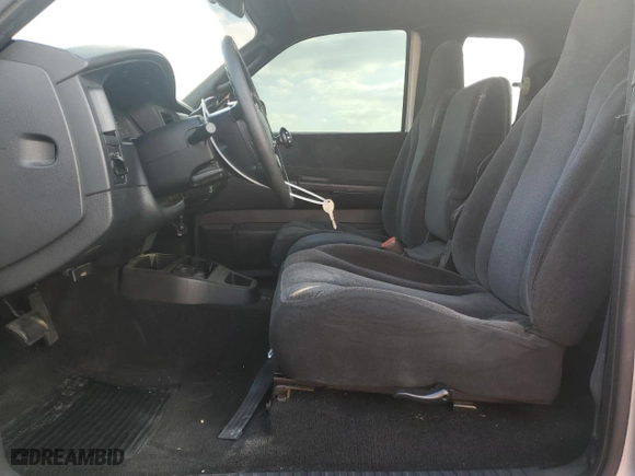 2004 Dodge Dakota SLT with VIN 1D7GL42N94S576921, listed as a Copart auction lot 89334585 with 175,085 mi miles and Salvage Title. Bid and sale history available at carsss.com. Image 7.