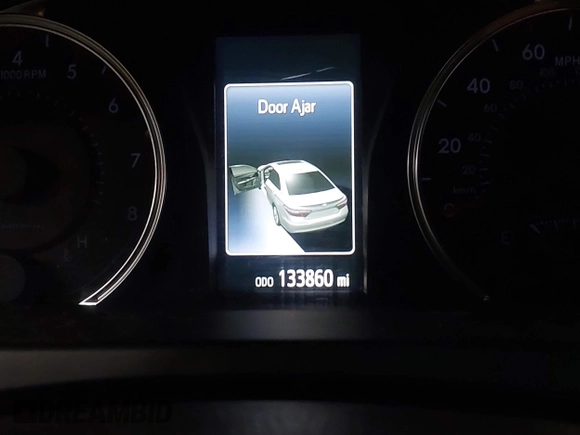 2017 Toyota Camry XLE z VIN 4T1BF1FK5HU389773, wystawiony jako IAAI lot #42189385 z przebiegiem 133 860 mil mil oraz . Historia ofert i sprzedaży dostępna na DreamBid. Obrazek 7.