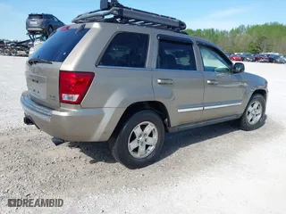 2005 Jeep Grand Cherokee Limited with VIN 1J8HR58225C588848, listed as a IAAI auction lot 42010262 with 205,482 mi miles. Bid and sale history available at carsss.com. Image 4.