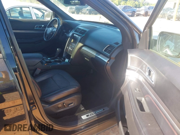 2016 Ford Explorer Sport z VIN 1FM5K8GT4GGC81229, wystawiony jako IAAI lot #42332196 z przebiegiem 107 680 mil mil oraz . Historia ofert i sprzedaży dostępna na DreamBid. Obrazek 5.