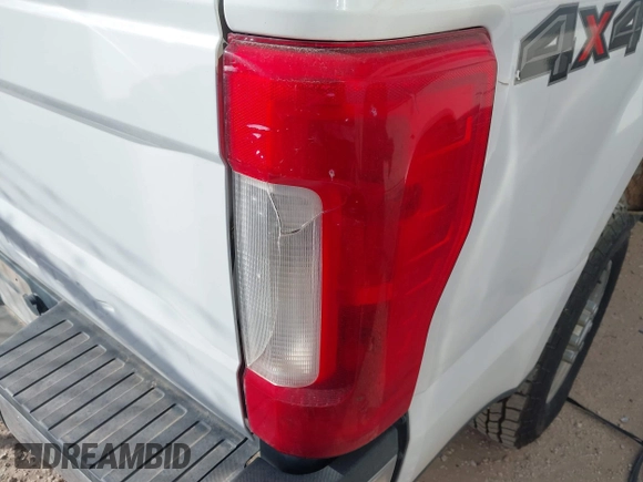 2018 Ford Super Duty F-250 SRW XL with VIN 1FT7W2B63JEC57006, listed as a IAAI auction lot 41675680 with 146,247 mi miles. Bid and sale history available at carsss.com. Image 6.
