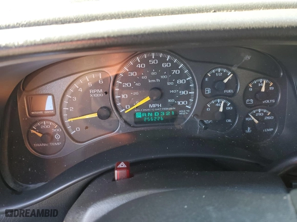 2000 Chevrolet Silverado 2500 with VIN 1GCGK24U5YE341278, listed as a Copart auction lot 88447825 with 256,226 mi miles and Salvage Title. Bid and sale history available at carsss.com. Image 9.