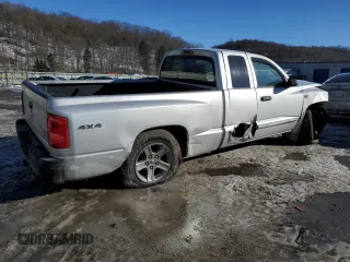 2011 Ram Dakota Bighorn/Lonestar with VIN 1D7RW3BP9BS533110, listed as a Copart auction lot 42322155 with 183,951 mi miles and Salvage Title. Bid and sale history available at carsss.com. Image 3.