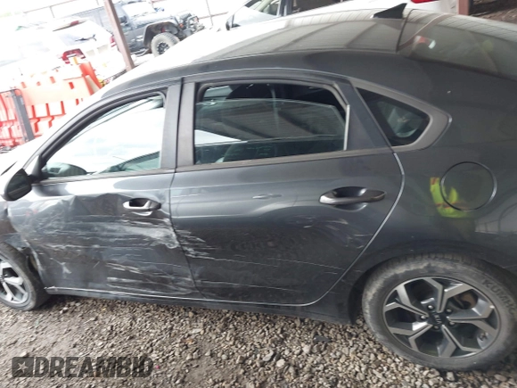 2021 Kia Forte LXS z VIN 3KPF24AD6ME323317, wystawiony jako IAAI lot #42110865 z przebiegiem 86 134 mil mil oraz . Historia ofert i sprzedaży dostępna na DreamBid. Obrazek 15.