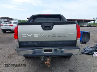 2005 Chevrolet Avalanche Z66 z VIN 3GNEC12Z05G231960, wystawiony jako IAAI lot #42198445 z przebiegiem 225 245 mil mil oraz . Historia ofert i sprzedaży dostępna na DreamBid. Obrazek 16.