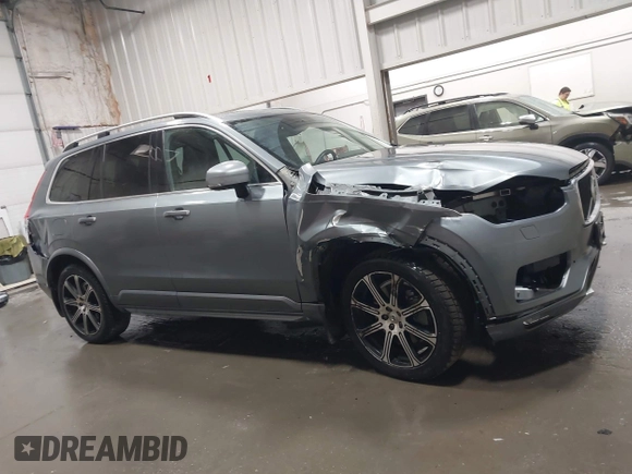 2018 Volvo XC90 Momentum z VIN YV4A22PK5J1371701, wystawiony jako IAAI lot #41647816 z przebiegiem 48 603 mil mil oraz . Historia ofert i sprzedaży dostępna na DreamBid. Obrazek 14.